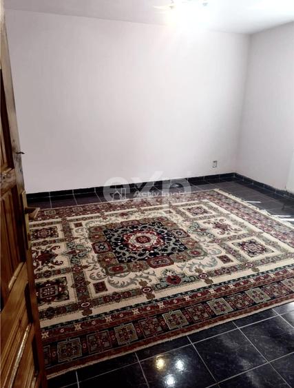 Casă individuală cu 3 camere cu Canalizare în Est