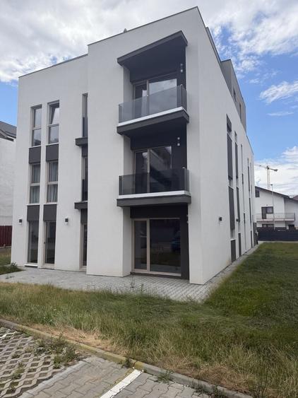 Garsonieră decomandată în Noua