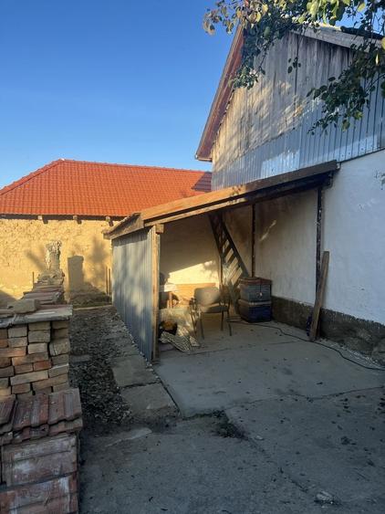 Casă cu 4 camere în Zărand