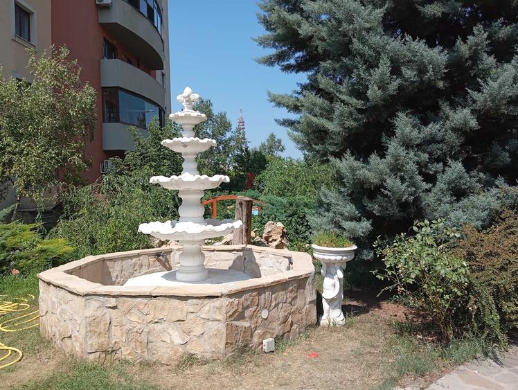 Apartament cu 2 camere semidecomandat în Berceni
