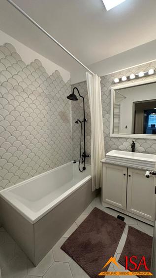 Apartament cu 3 camere decomandat, mobilat în Central