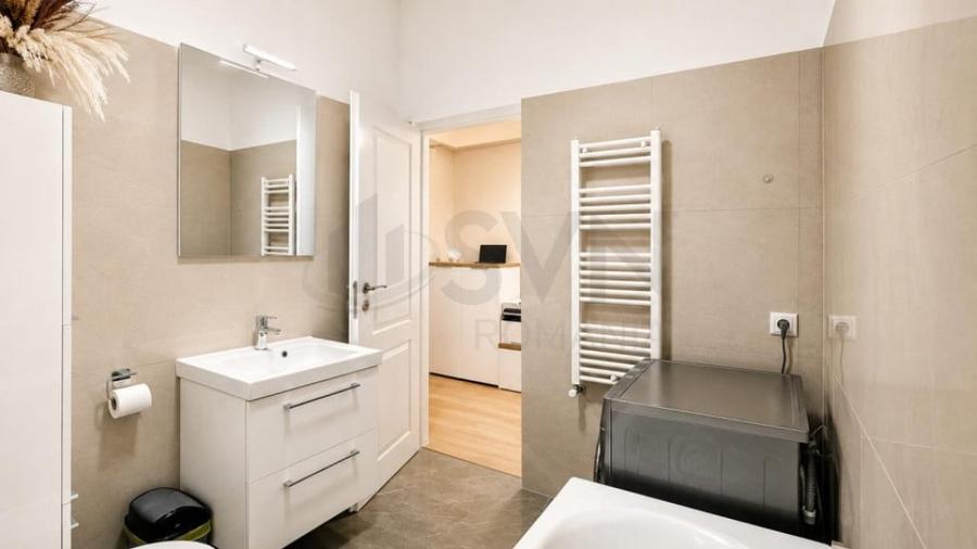 Apartament cu 3 camere semidecomandat în Sisești