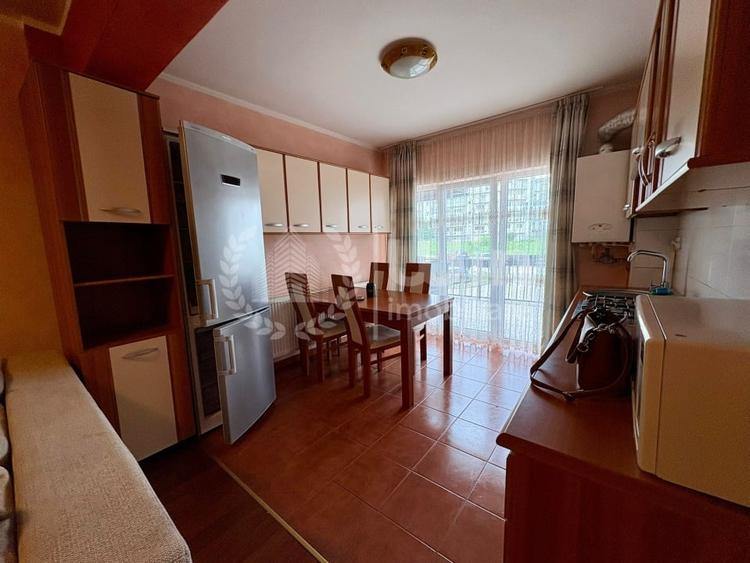 Apartament cu 2 camere semidecomandat, mobilat în Bună Ziua