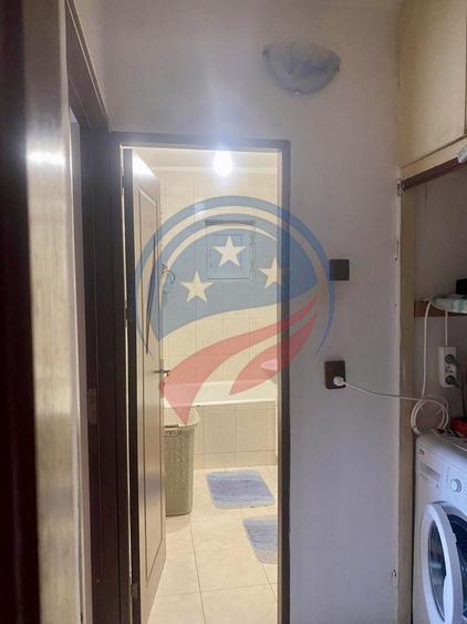 Apartament cu 2 camere semidecomandat în Craiovița Nouă