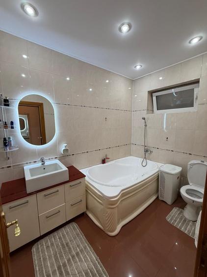 Casă cu 4 camere în Ultracentral