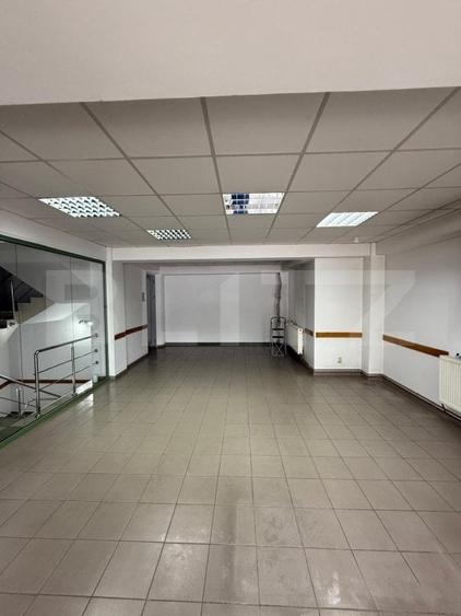 Spațiu comercial, de 685 mp, în Central
