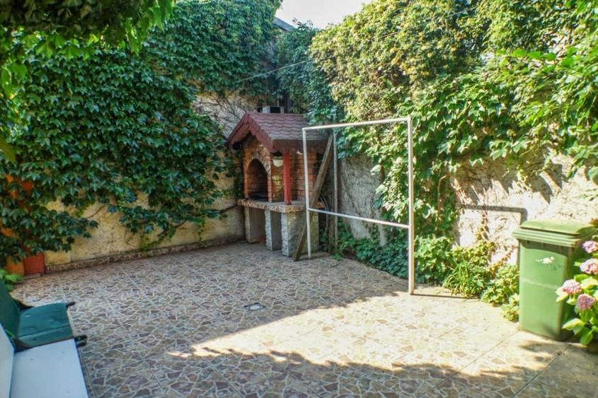 Casă cu Teren 100 Mp în Tineretului