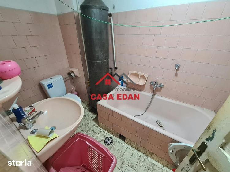 Casă cu 3 camere cu Teren 1000 Mp în Bănești