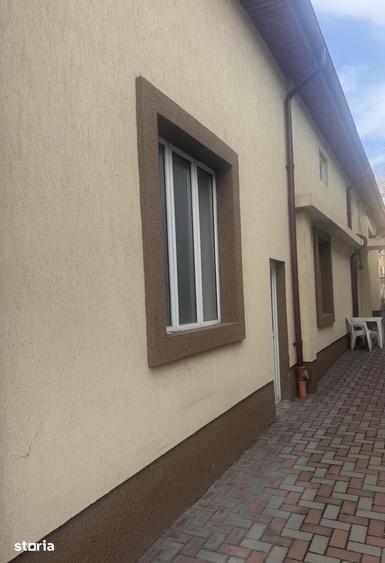 Casă cu 5 camere cu Teren 334 Mp în Calea București