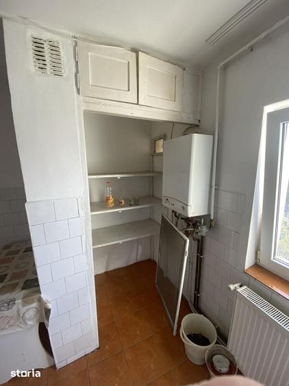 Apartament cu 4 camere decomandat în Micro 16