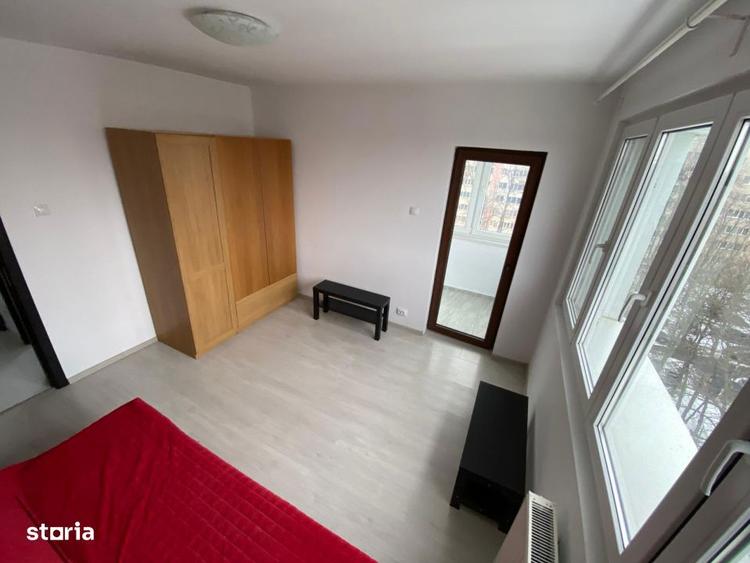Apartament cu 3 camere semidecomandat, mobilat în Titan