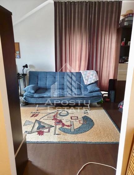Garsonieră decomandată în Girocului