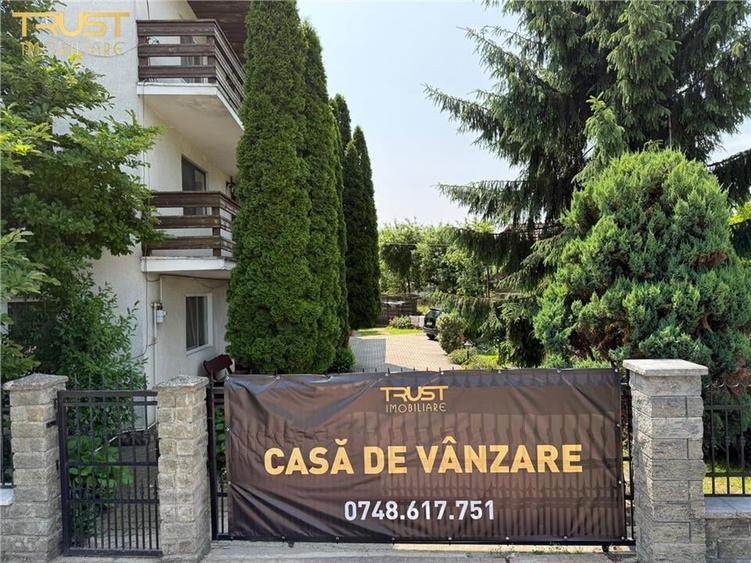 Apartament cu 9 camere semidecomandat în Central