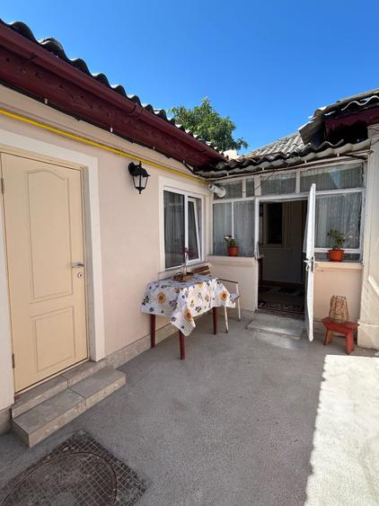 Casă cu 3 camere în Palas