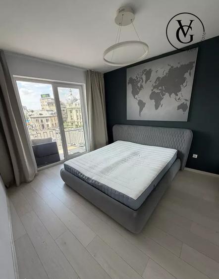 Apartament cu 3 camere semidecomandat, mobilat în P-ța Romană