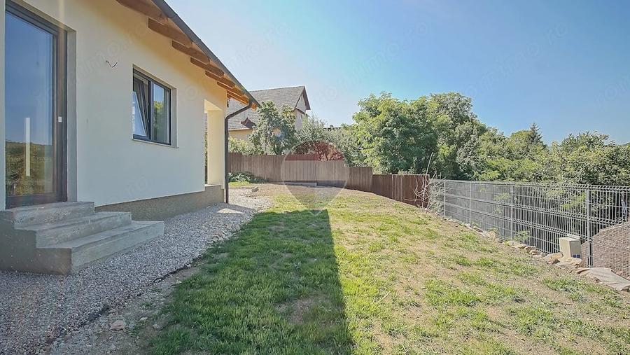 Casa noua langa Bra?ov, curte insorita ?i vedere panoramica - 10