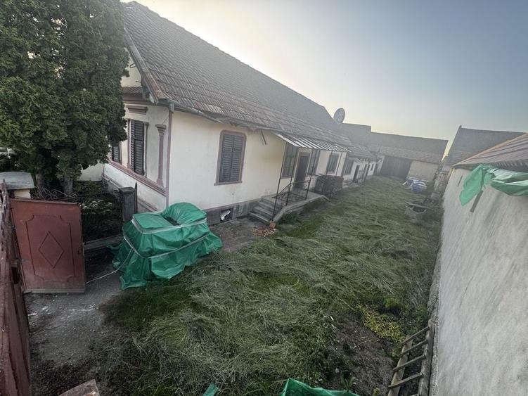 Casă cu 4 camere în Belin