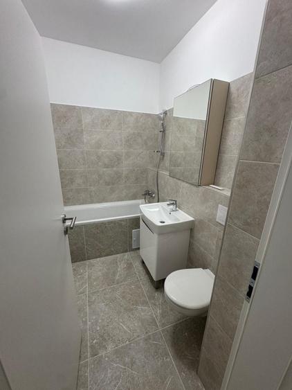 Apartament cu 2 camere decomandat, mobilat în Torontalului