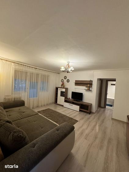 Apartament cu 3 camere în Decebal