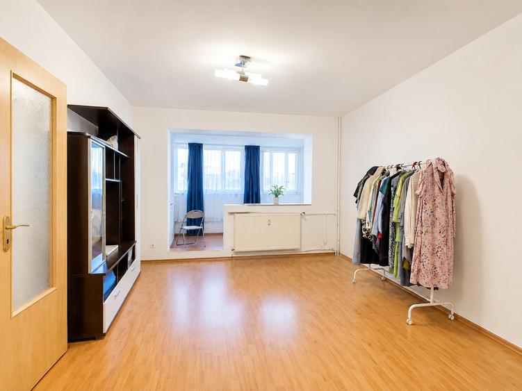 Apartament cu 2 camere decomandat în Titan