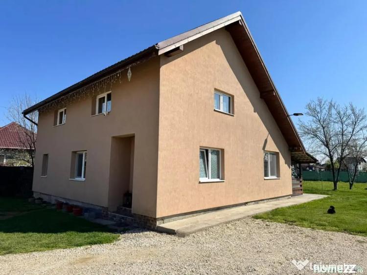 Casă cu 3 camere cu Teren 1100 Mp în Mireșu Mare