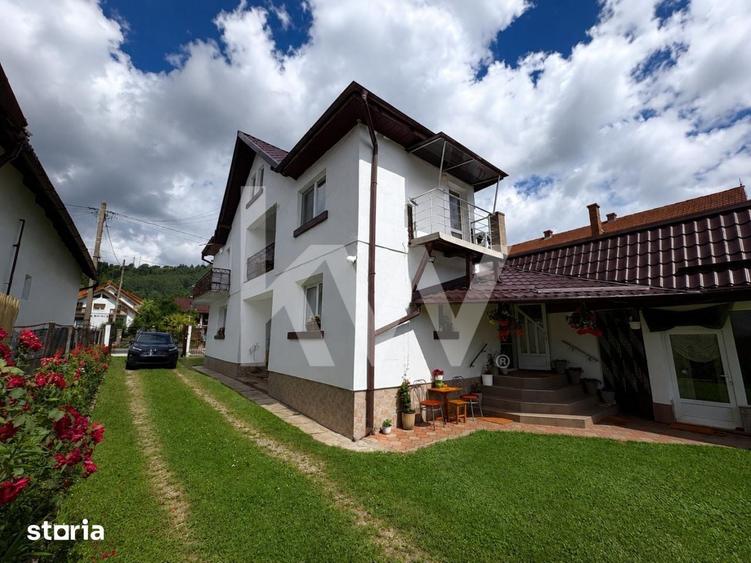 Casă cu 6 camere cu Teren 1000 Mp în Central