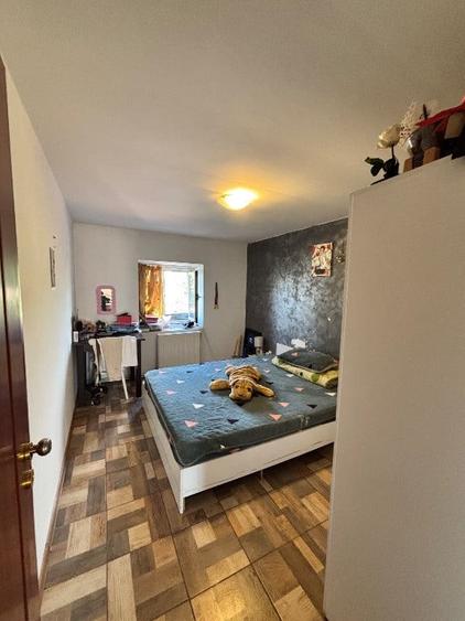 Casă cu 7 camere cu Teren 798 Mp în Costi