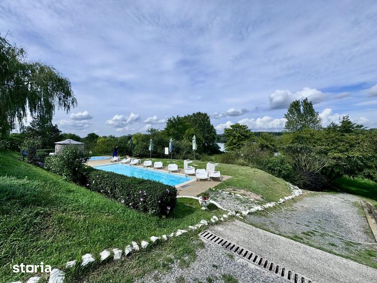 Casă cu Teren 6000 Mp în Nufăru