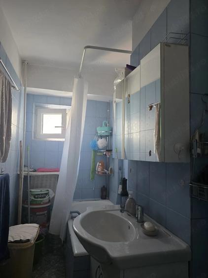 Apartament cu 3 camere decomandat în Sebastian