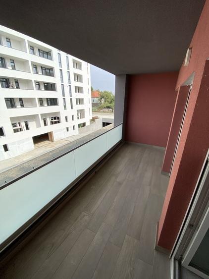 Apartament cu 3 camere în Aradului