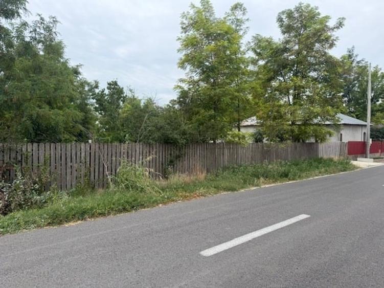 Casă individuală cu 4 camere cu Canalizare în Ceacu
