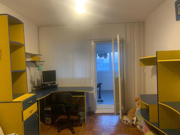 Apartament cu 3 camere decomandat, mobilat în Călărași