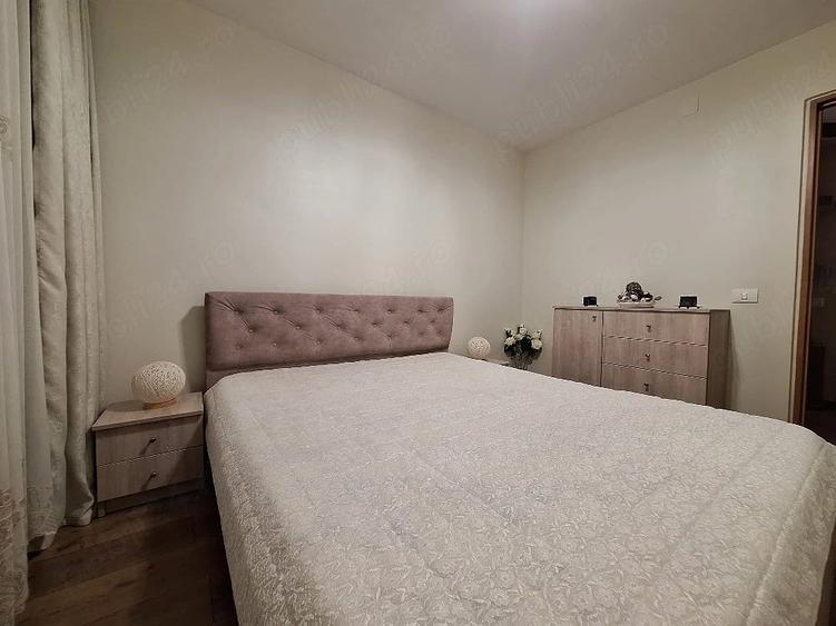 Apartament cu 4 camere decomandat în Lipovei
