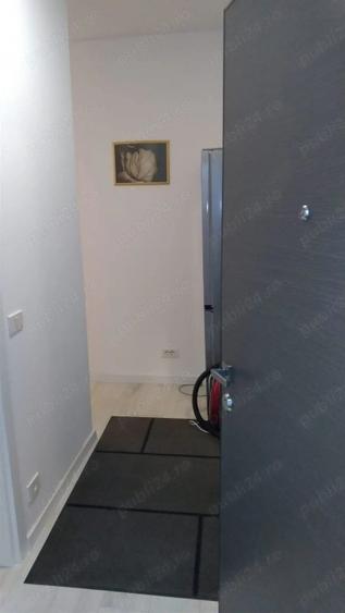Apartament cu 3 camere semidecomandat, mobilat în Titan