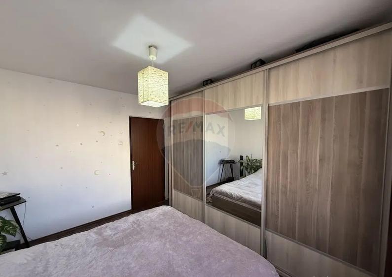 Apartament cu 2 camere semidecomandat, mobilat în Iancului