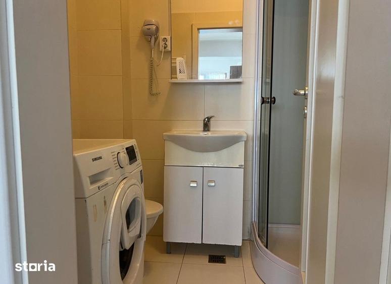 Apartament cu 3 camere în Centru Civic