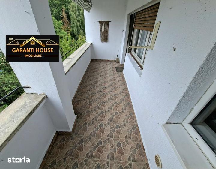Apartament cu 3 camere decomandat în Săsar