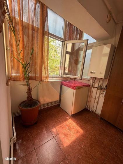 Apartament cu 2 camere decomandat, mobilat în Rovine