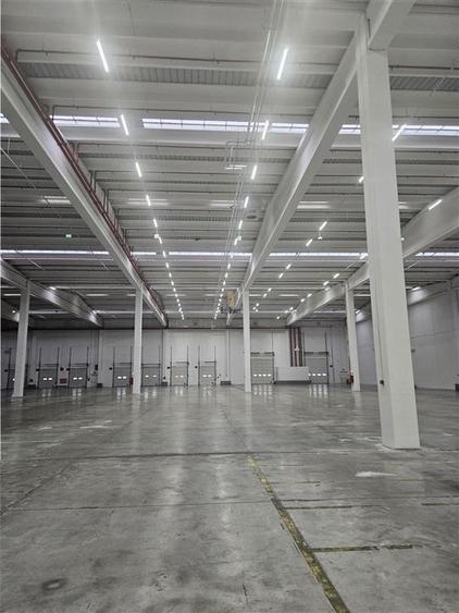 Spațiu industrial, de 5,000 mp, în Est