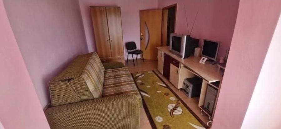 De vanzare apartament cu 3 camere - 4