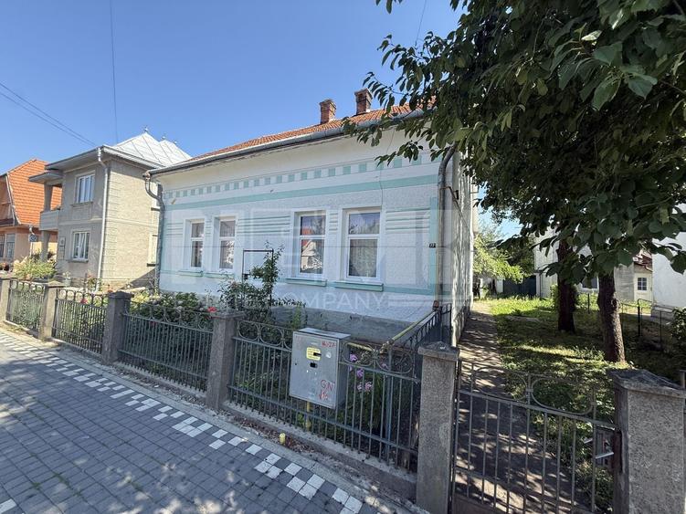 Casă individuală cu 4 camere cu Canalizare în Central