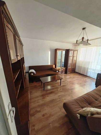 Inchiriez apartament 2 camere decomandat Rogerius - 1200 lei - 1