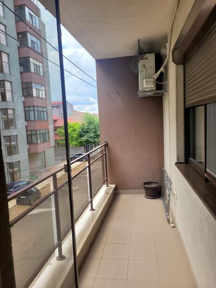 Apartament cu 2 camere decomandat în Km 5