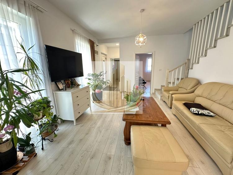 Duplex cu 5 camere cu Canalizare în Dumbrăvița