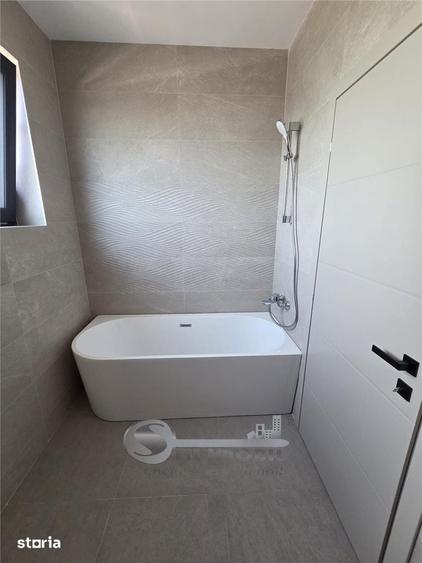 Casă cu 4 camere cu Teren 390 Mp în Miroslava