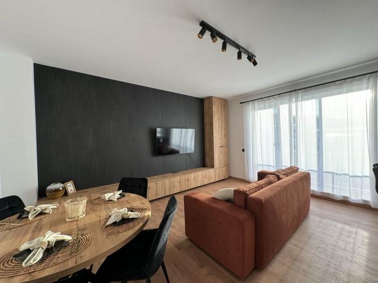 Apartament cu 2 camere semidecomandat, mobilat în Florești — fotografia 1
