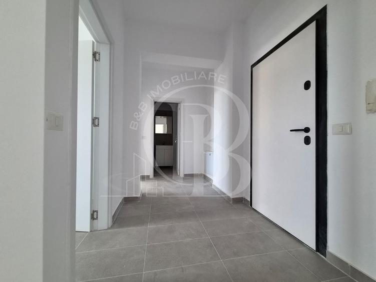 Apartament cu 2 camere decomandat în Titan