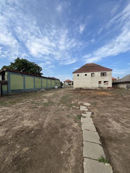 Casă cu 4 camere în Central