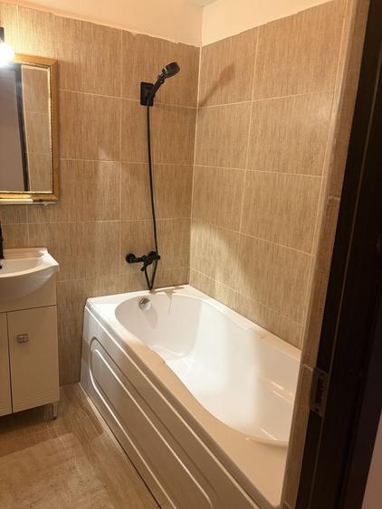 Apartament cu 2 camere decomandat în Berceni