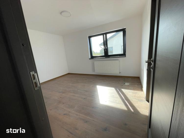 Casă cu 4 camere cu Teren 400 Mp în Central